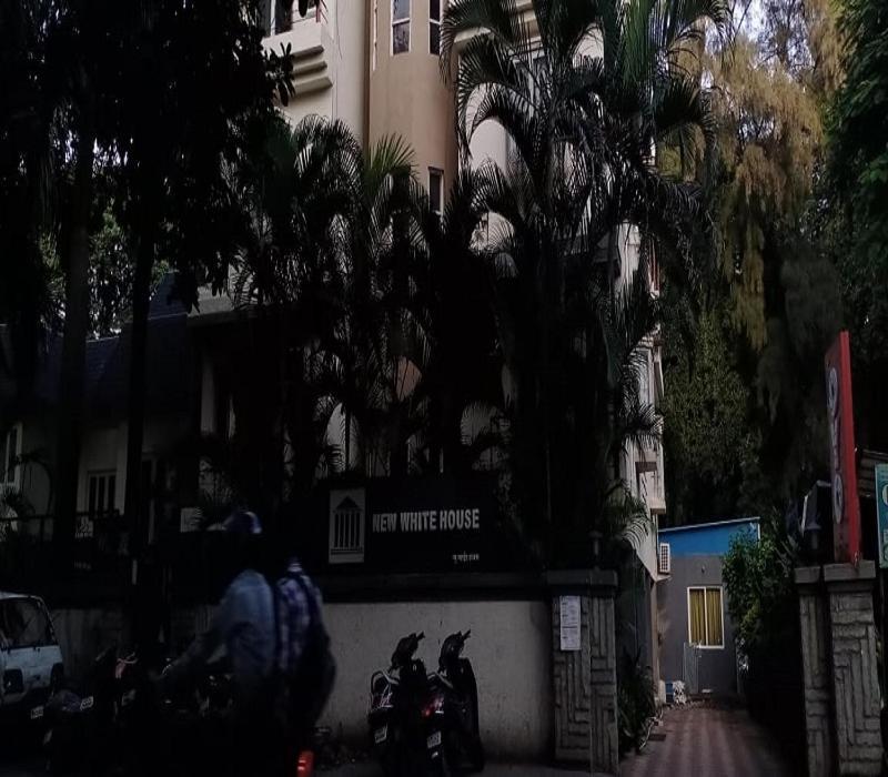 Hotel White House Pune Exteriör bild