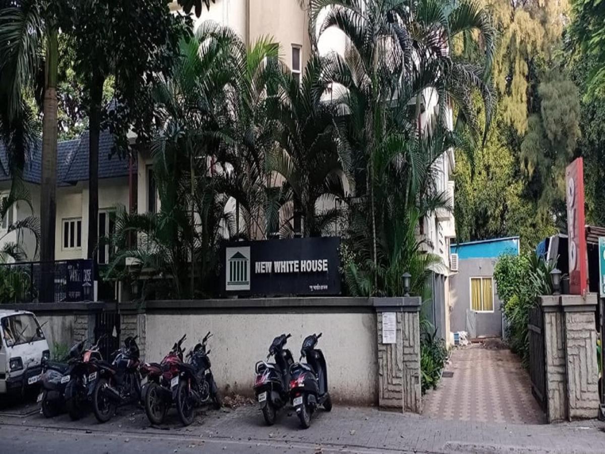 Hotel White House Pune Exteriör bild