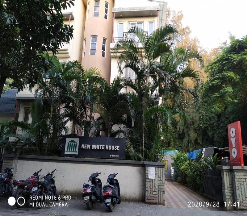 Hotel White House Pune Exteriör bild