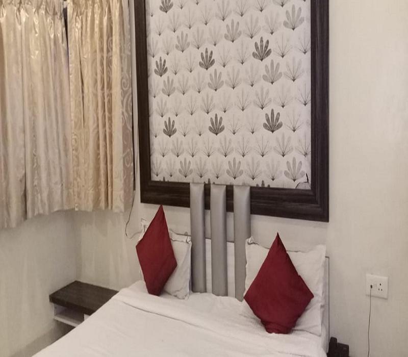 Hotel White House Pune Exteriör bild