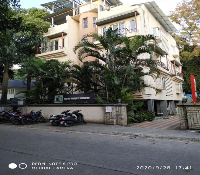 Hotel White House Pune Exteriör bild