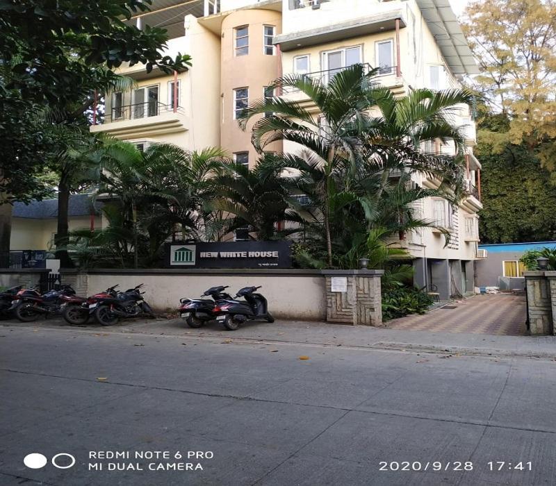 Hotel White House Pune Exteriör bild