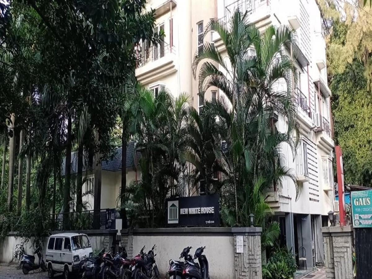 Hotel White House Pune Exteriör bild